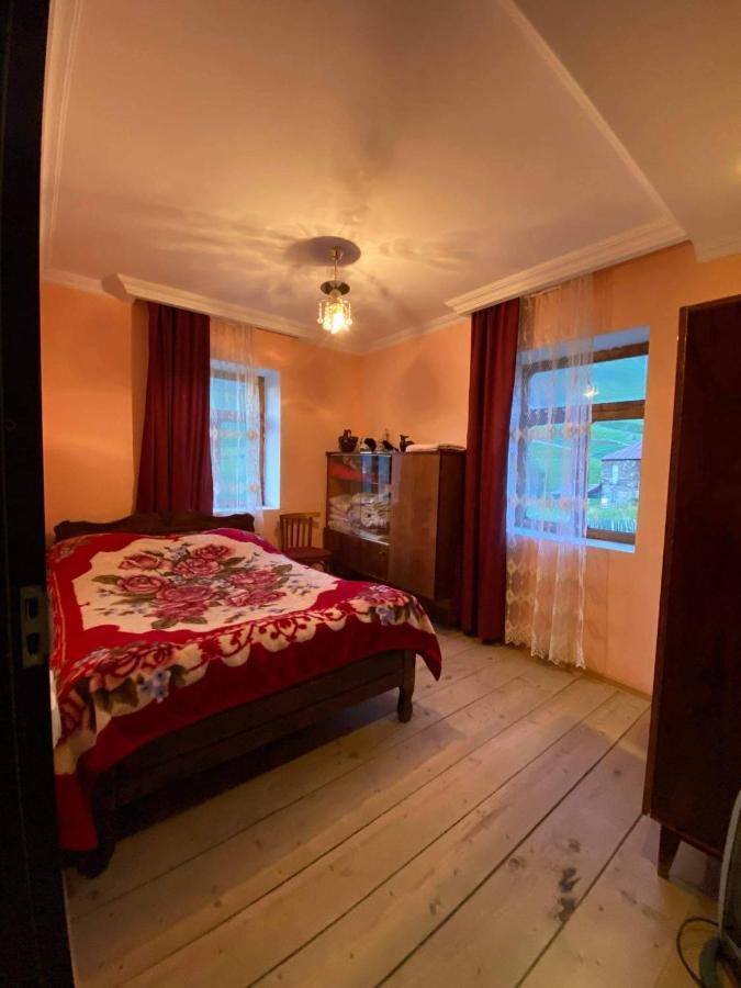 Chvibiani Guesthouse & Bar Ushguli Zewnętrze zdjęcie