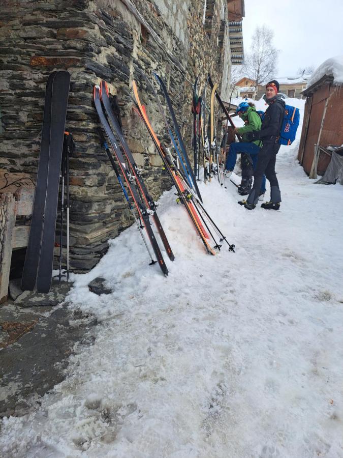 Chvibiani Guesthouse & Bar Ushguli Zewnętrze zdjęcie